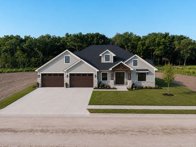 13716 Quail Ridge Drive, Urbandale, IA 50323
