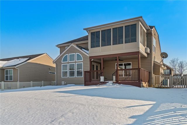 8041 Bushclover Drive, Tipp City, OH 45371