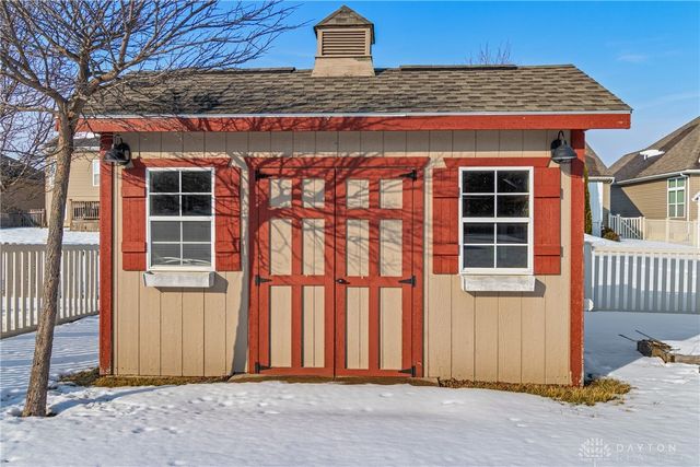 8041 Bushclover Drive, Tipp City, OH 45371