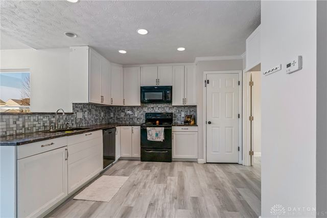 8041 Bushclover Drive, Tipp City, OH 45371