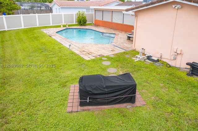 5206 Garfield St, Hollywood, FL 33021