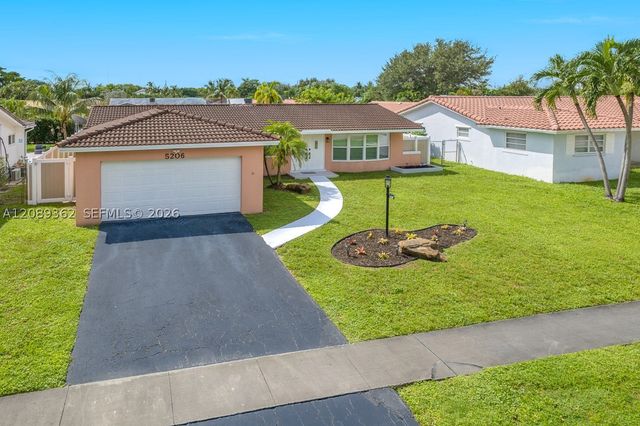 5206 Garfield St, Hollywood, FL 33021