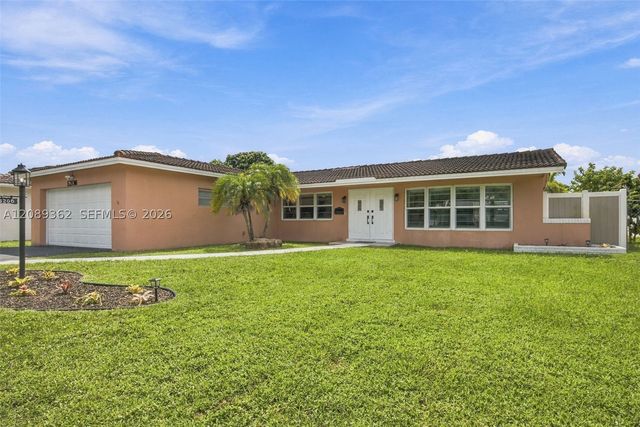 5206 Garfield St, Hollywood, FL 33021
