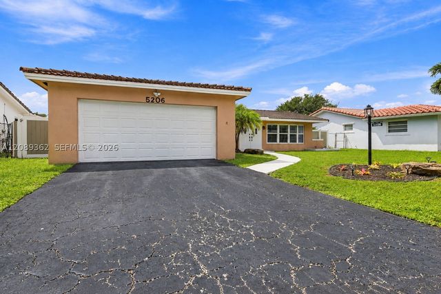5206 Garfield St, Hollywood, FL 33021