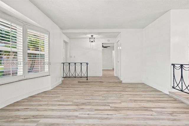 5206 Garfield St, Hollywood, FL 33021