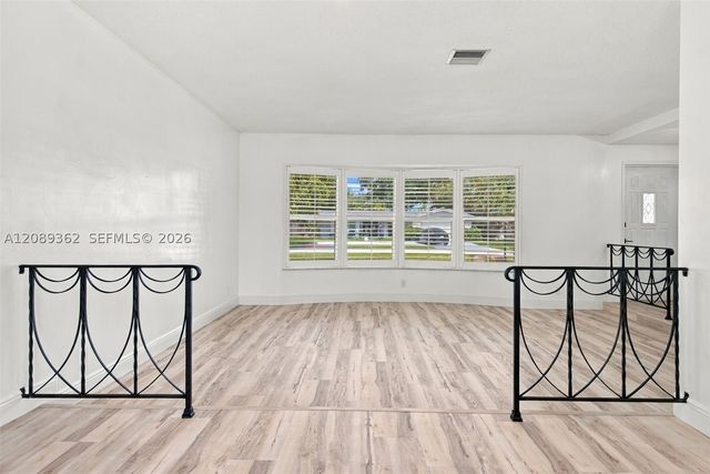 5206 Garfield St, Hollywood, FL 33021