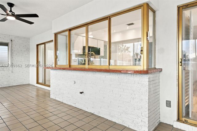 5206 Garfield St, Hollywood, FL 33021