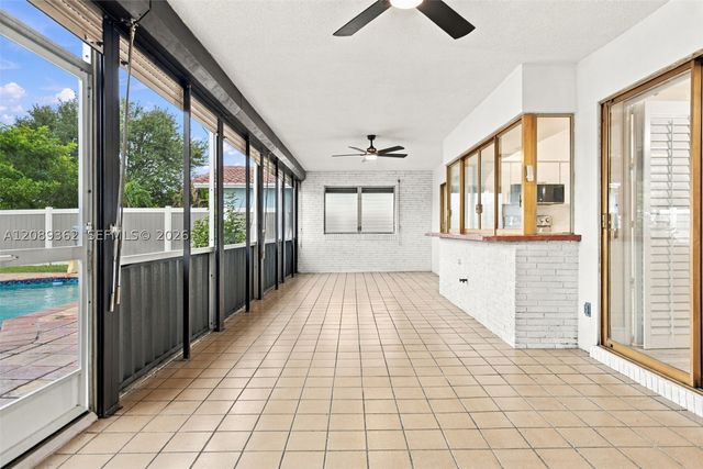 5206 Garfield St, Hollywood, FL 33021