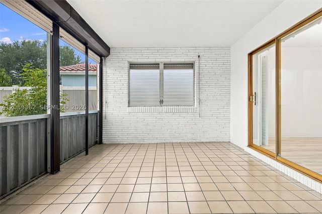 5206 Garfield St, Hollywood, FL 33021