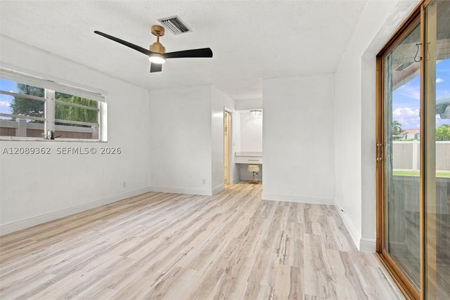5206 Garfield St, Hollywood, FL 33021