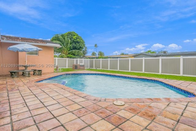 5206 Garfield St, Hollywood, FL 33021