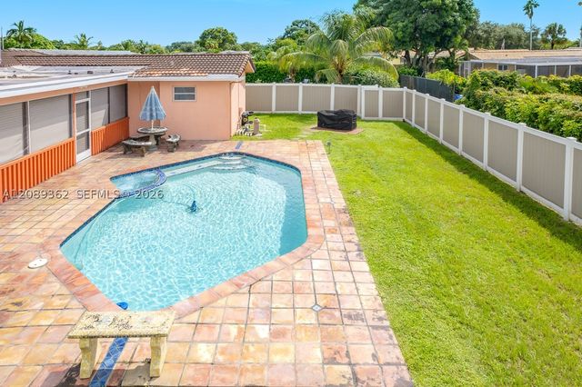 5206 Garfield St, Hollywood, FL 33021