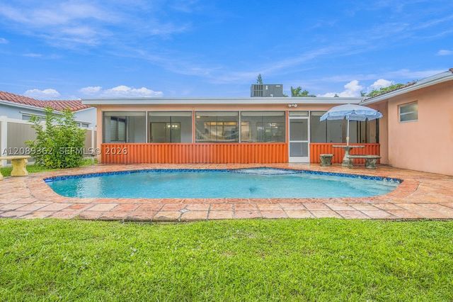 5206 Garfield St, Hollywood, FL 33021