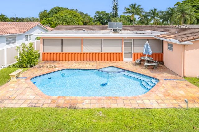 5206 Garfield St, Hollywood, FL 33021