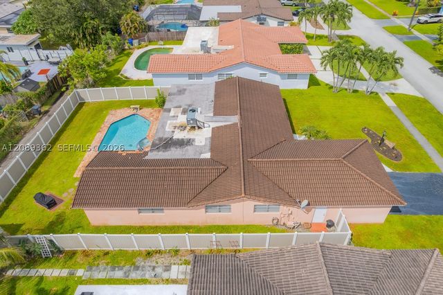 5206 Garfield St, Hollywood, FL 33021