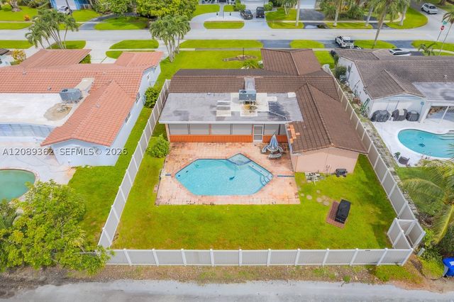 5206 Garfield St, Hollywood, FL 33021