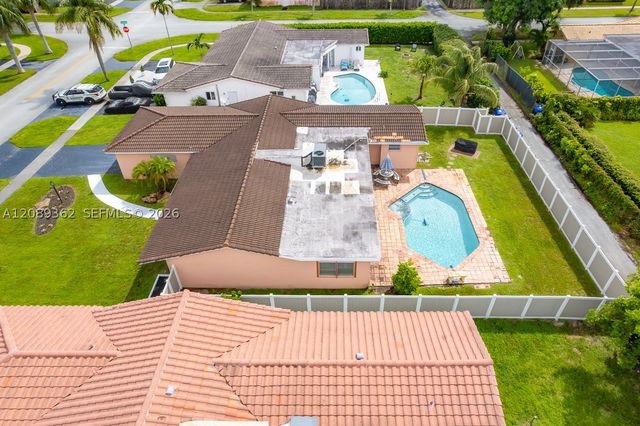 5206 Garfield St, Hollywood, FL 33021