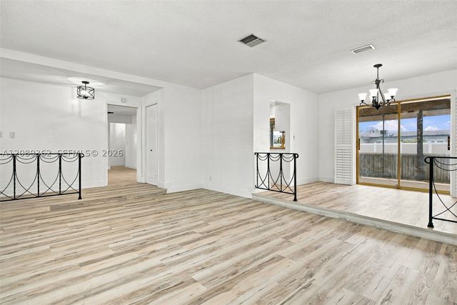 5206 Garfield St, Hollywood, FL 33021