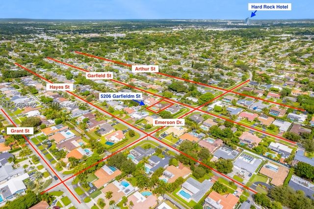 5206 Garfield St, Hollywood, FL 33021