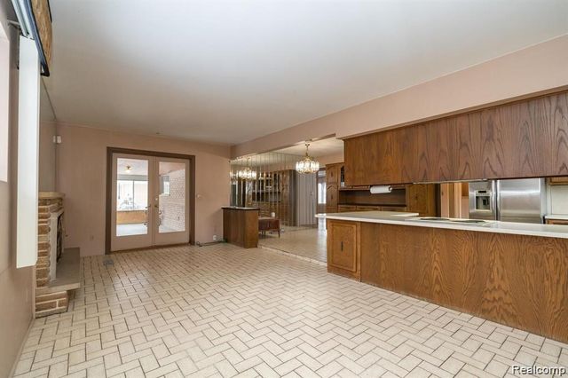 14066 Castle Avenue, Warren, MI 48088