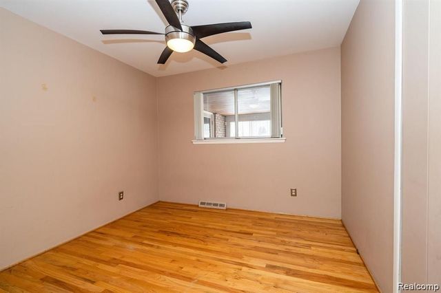 14066 Castle Avenue, Warren, MI 48088