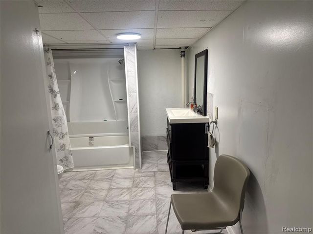 14066 Castle Avenue, Warren, MI 48088