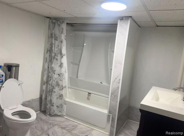 14066 Castle Avenue, Warren, MI 48088