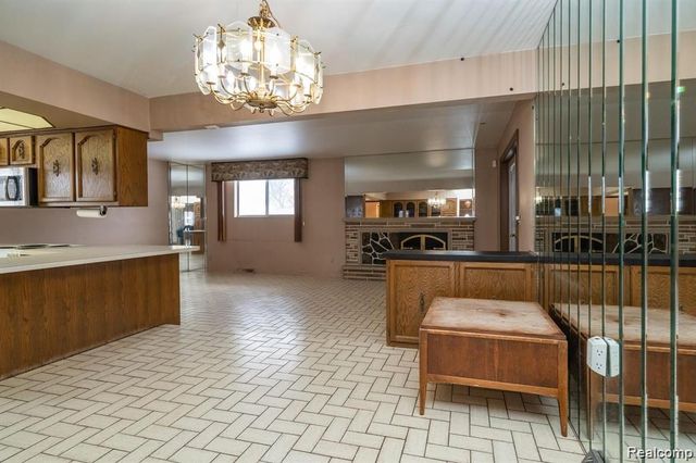 14066 Castle Avenue, Warren, MI 48088