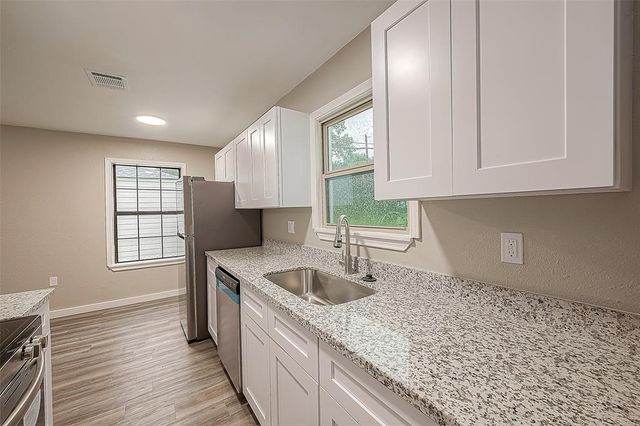 3 Jennische Street, Baytown, TX 77520