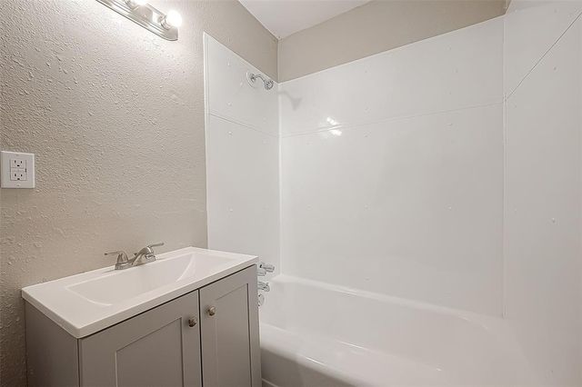 3 Jennische Street, Baytown, TX 77520