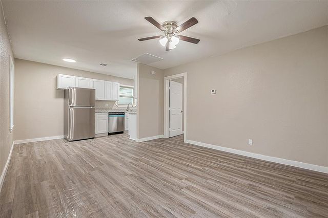 3 Jennische Street, Baytown, TX 77520
