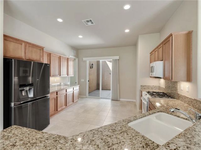 10219 Darby Road, Apple Valley, CA 92308