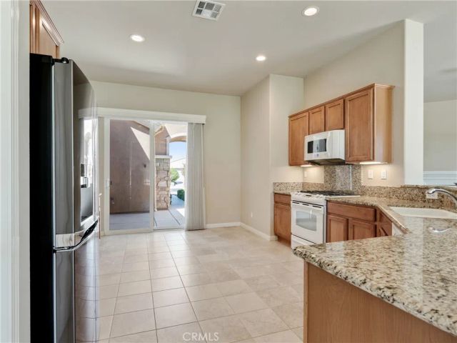 10219 Darby Road, Apple Valley, CA 92308