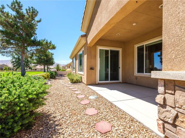 10219 Darby Road, Apple Valley, CA 92308