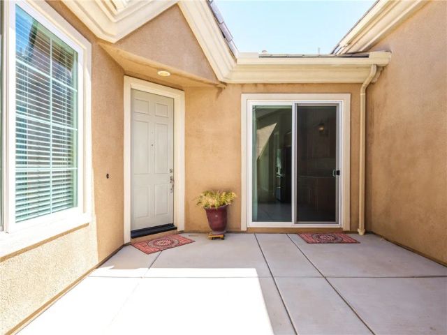 10219 Darby Road, Apple Valley, CA 92308