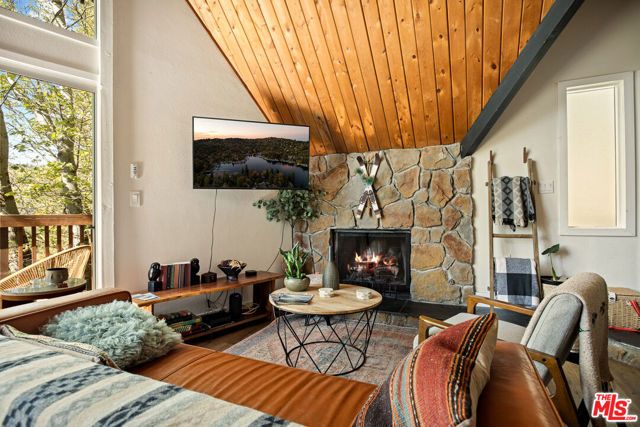 26364 Thunderbird Drive, Lake Arrowhead, CA 92352