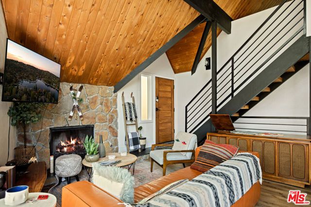 26364 Thunderbird Drive, Lake Arrowhead, CA 92352