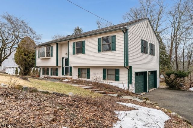 21 Slope Dr, Mansfield Twp., NJ 07840
