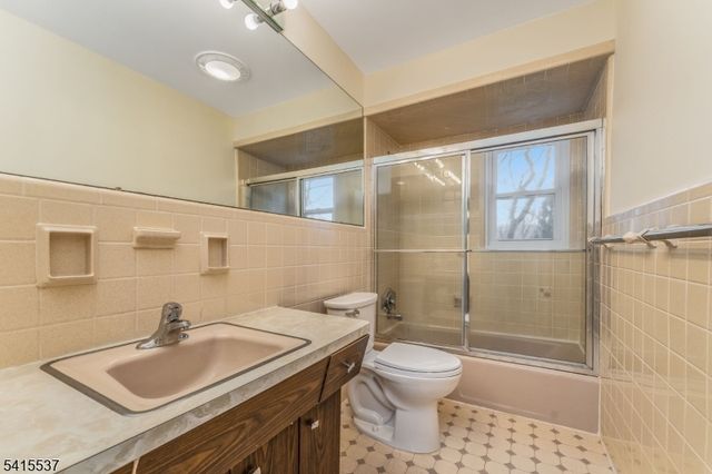 21 Slope Dr, Mansfield Twp., NJ 07840