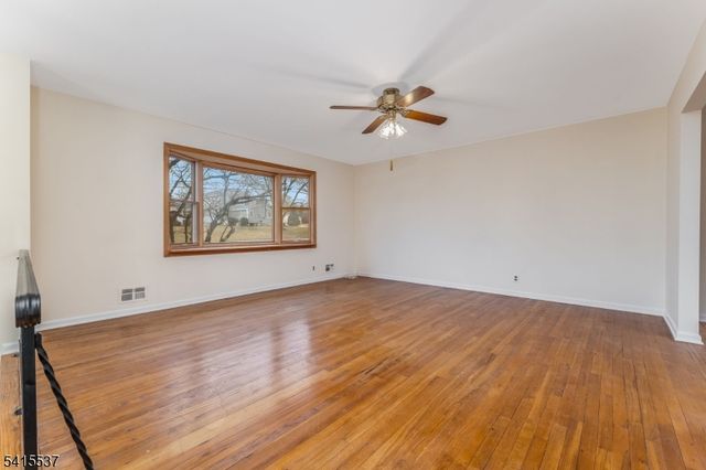 21 Slope Dr, Mansfield Twp., NJ 07840