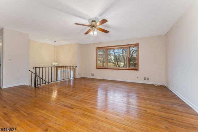 21 Slope Dr, Mansfield Twp., NJ 07840