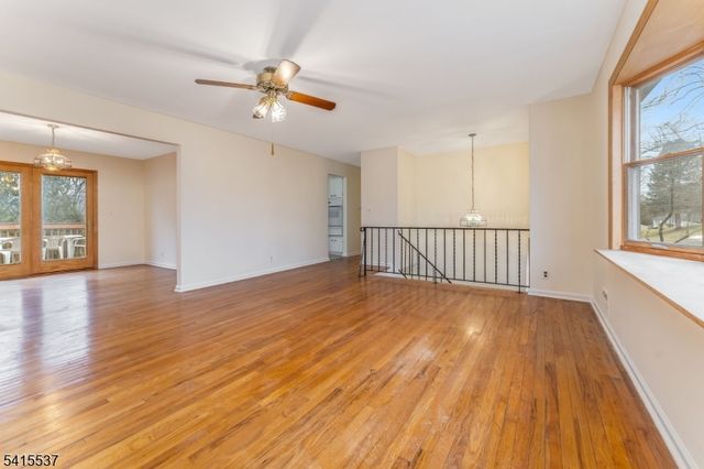 21 Slope Dr, Mansfield Twp., NJ 07840