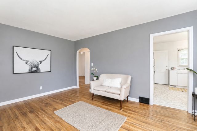 5810 University Avenue, Des Moines, IA 50311