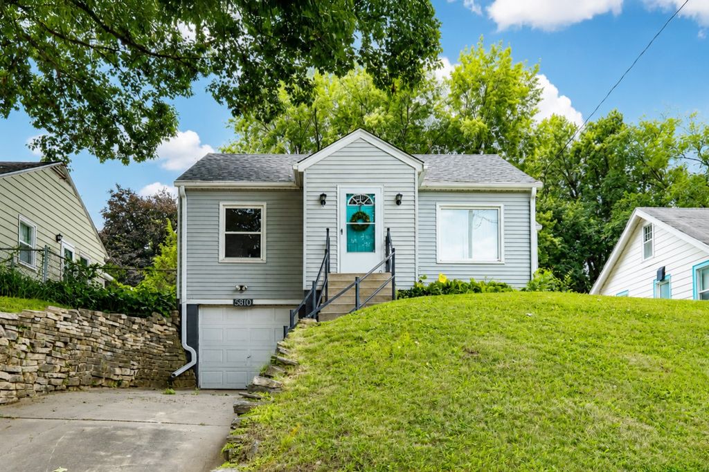 5810 University Avenue, Des Moines, IA 50311