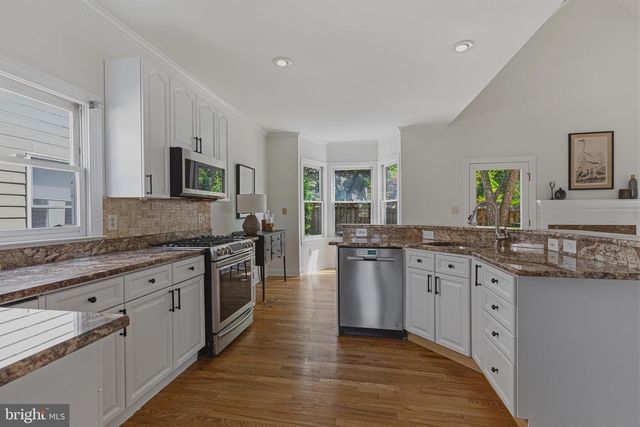 106 HARRISON ST NE, Leesburg, VA 20176