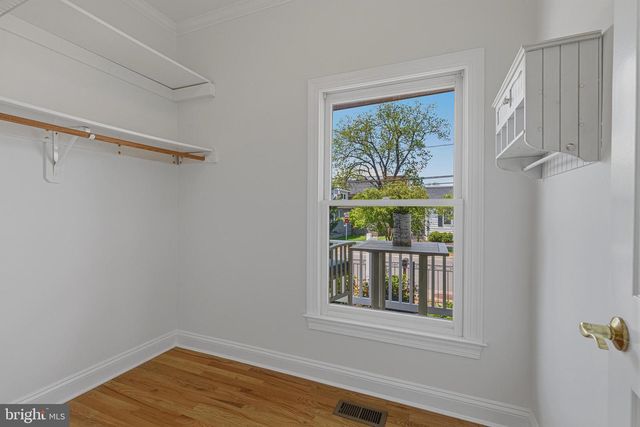 106 HARRISON ST NE, Leesburg, VA 20176