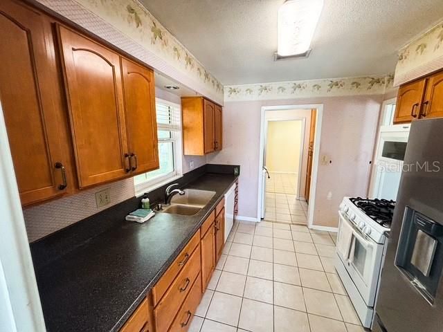 121 E PINE ST, Howey In The Hills, FL 34737