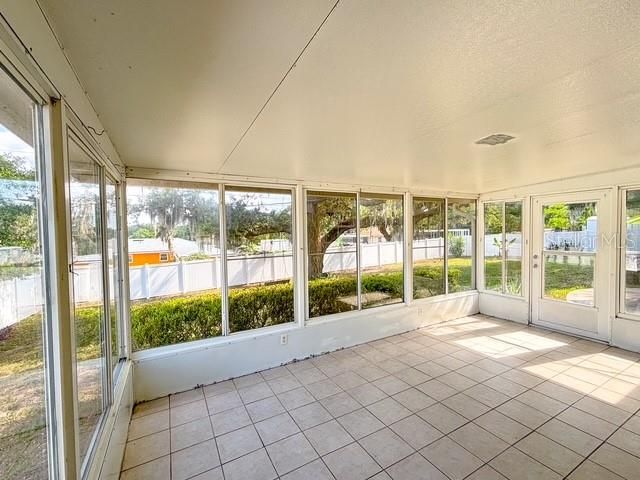 121 E PINE ST, Howey In The Hills, FL 34737