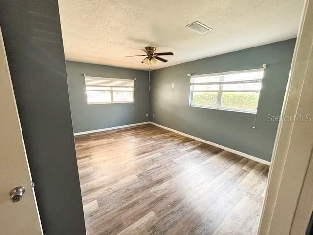 121 E PINE ST, Howey In The Hills, FL 34737