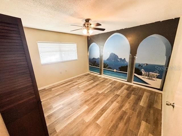 121 E PINE ST, Howey In The Hills, FL 34737